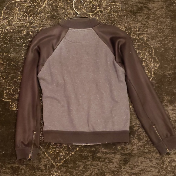 Sueter - Picture 3 of 4